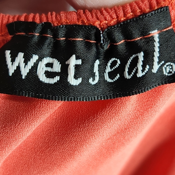 Wet Seal Orange On / Off Shoulder Ruffle Neckline Top Size Medium - Picture 8 of 8